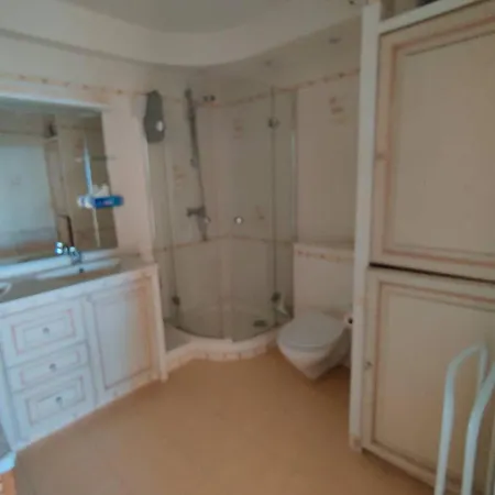Holiday home Avec Jardinet, Terrasse, Piscine Et Parking Aux Issambres - Fr-1-768-9