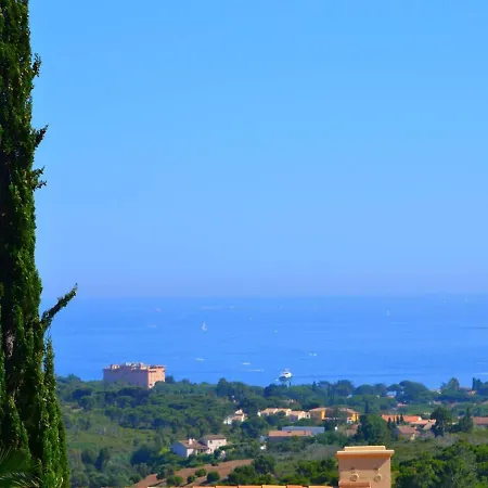 Avec Jardinet, Terrasse, Piscine Et Parking Aux Issambres - Fr-1-768-9 Сasa de vacaciones