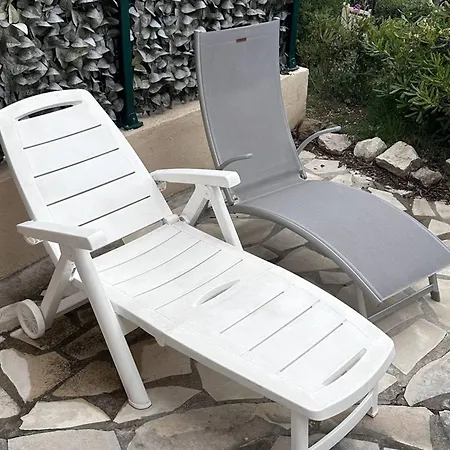 Avec Jardinet, Terrasse, Piscine Et Parking Aux Issambres - Fr-1-768-9 Nyaraló